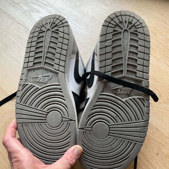 Nike Air Jordan 1 - Picture 4 of 4